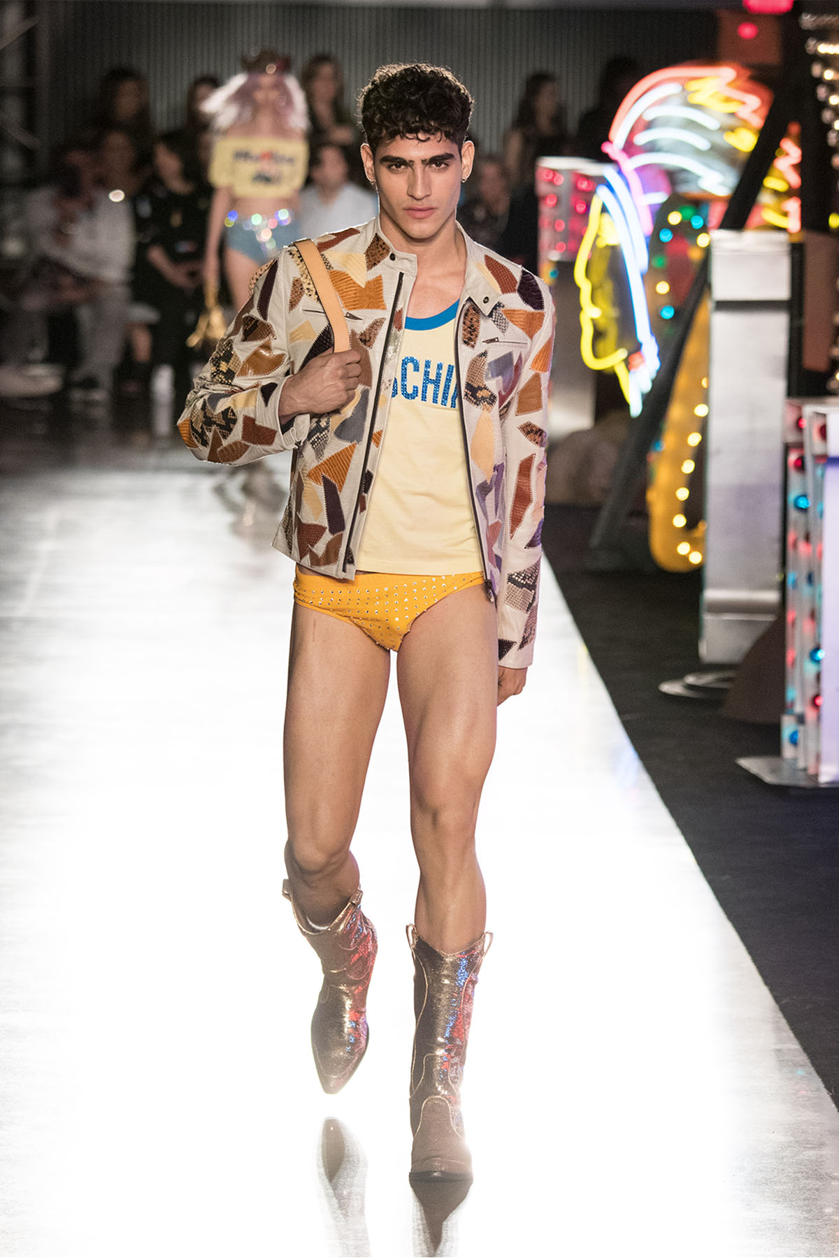 Moschino Spring/Summer 18 Menswear And Women's Resort Collection - Runway